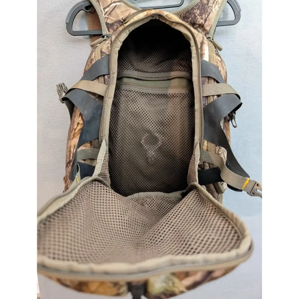 BADLANDS Camouflage Ultra Day Hunting Backpack, Bow Hunting Pack